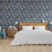 Load image into Gallery viewer, Floral Baroque Peel & Stick Wallpaper N013217